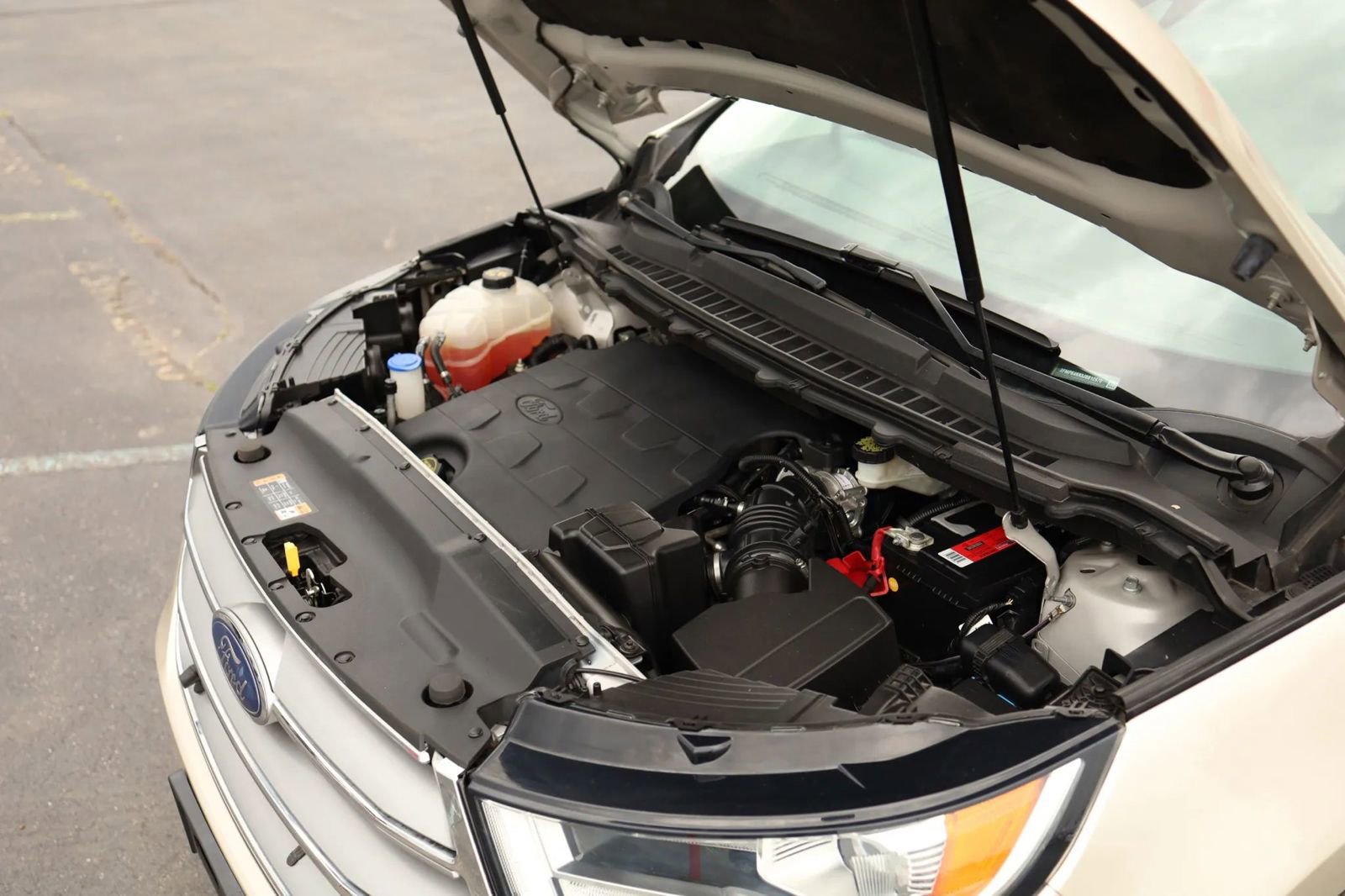 Used 2018 Ford Edge Titanium w/ Ford Safe & Smart Package image 53