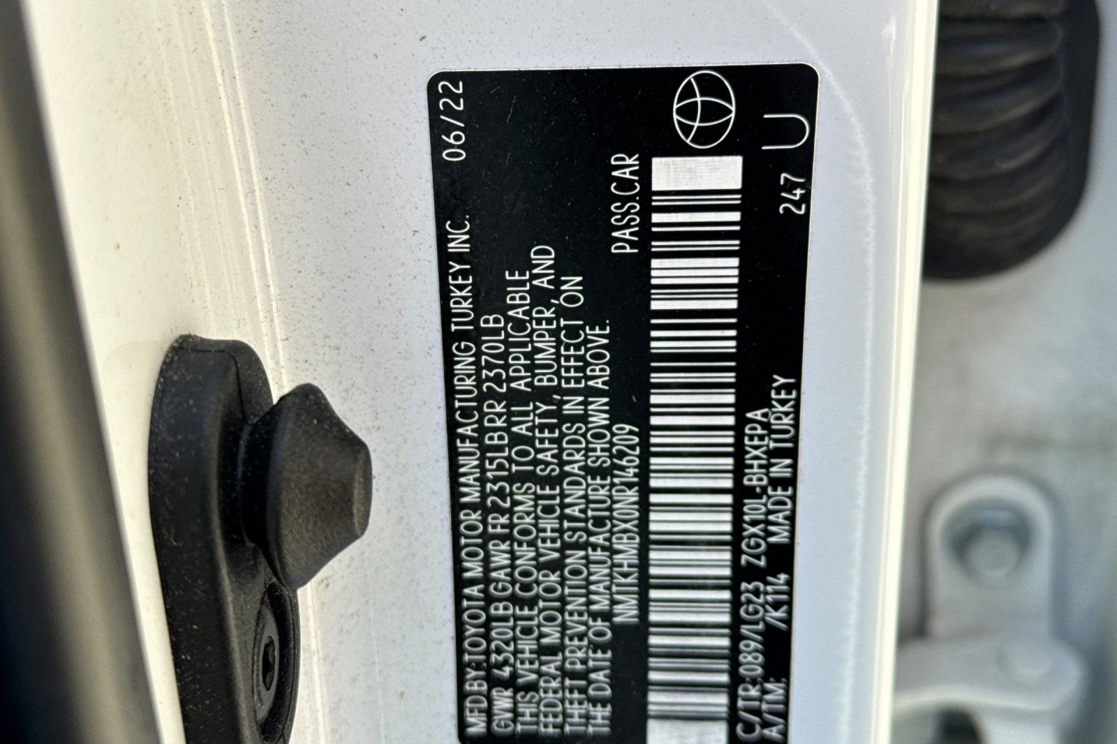 Used 2022 Toyota C-HR Limited FWD image 28