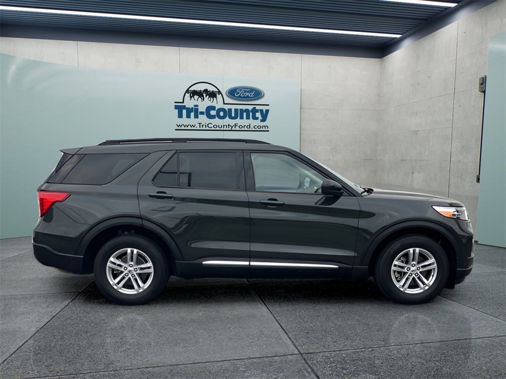 Used 2023 Ford Explorer XLT w/ Equipment Group 202A image 8