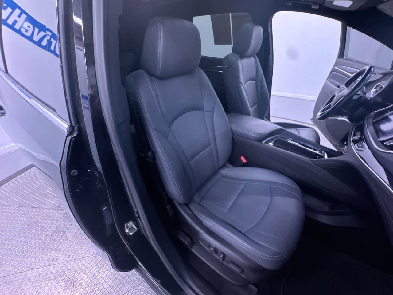 Used 2023 Buick Enclave Essence w/ Experience Buick Package AWD/4WD image 36