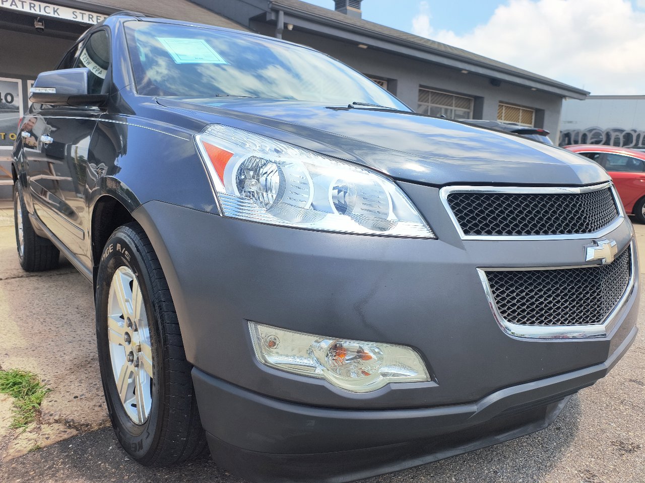 Used 2010 Chevrolet Traverse LT image 26