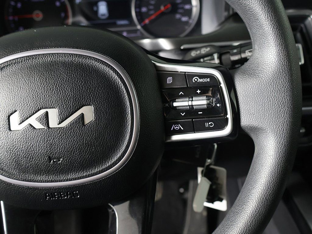 Used 2023 Kia Sorento LX image 37