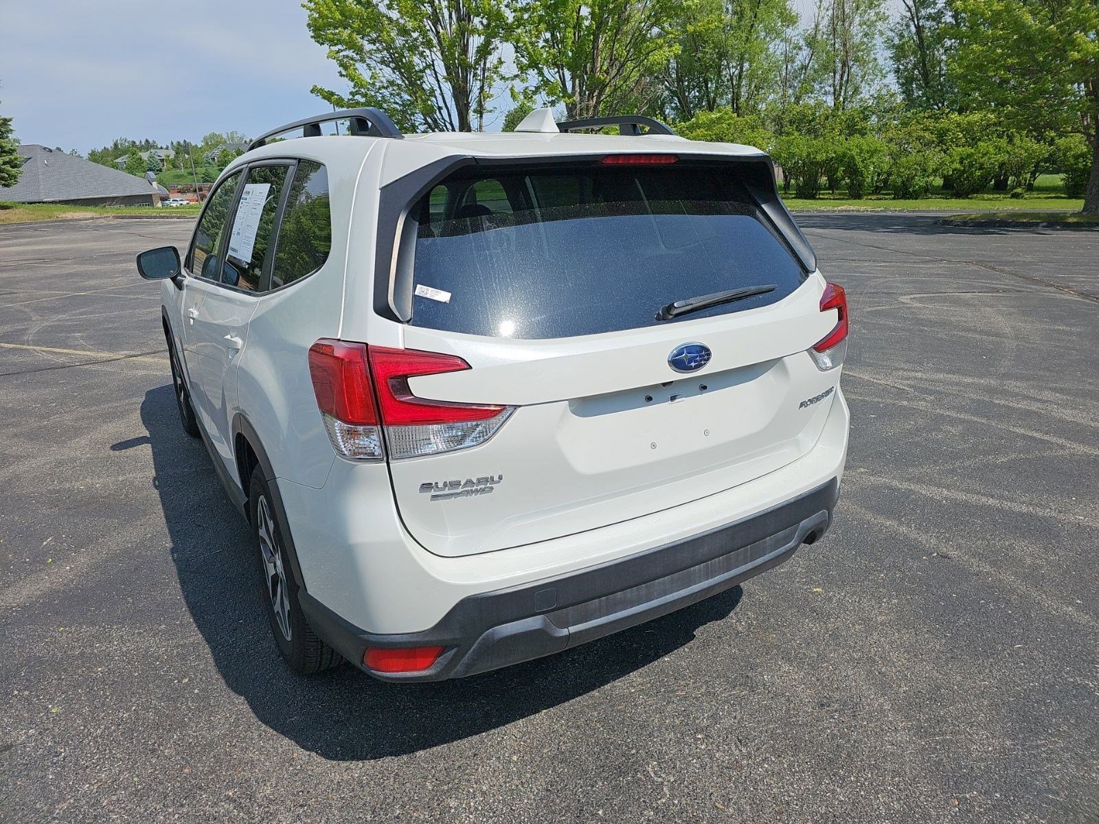 Used 2022 Subaru Forester Premium AWD/4WD image 3