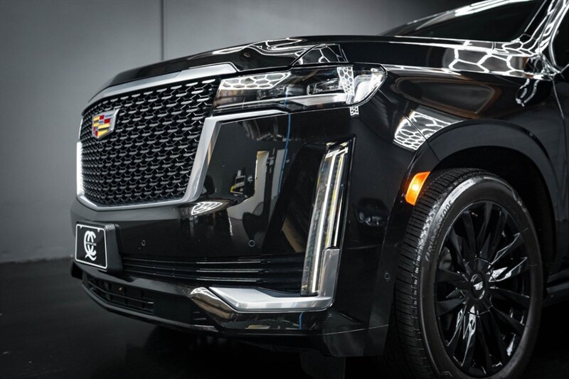 Used 2023 Cadillac Escalade Premium Luxury w/ Performance Package AWD/4WD image 12