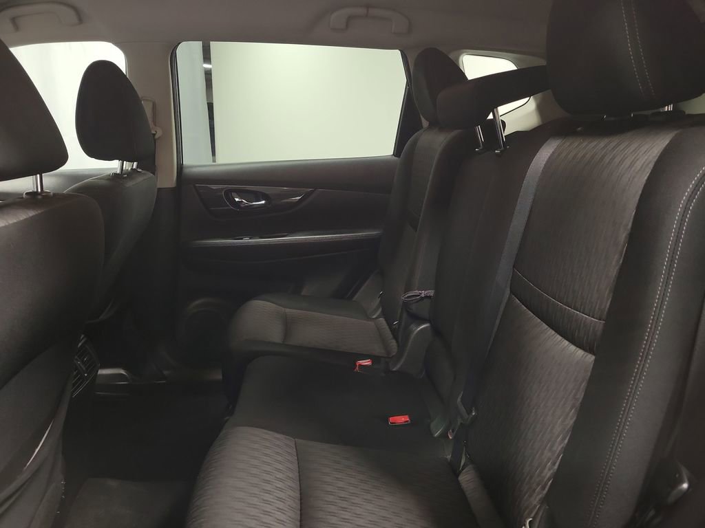 Used 2020 Nissan Rogue SV image 22