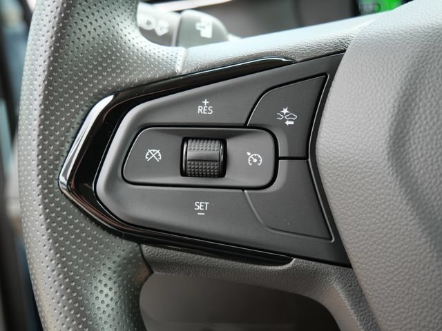 Used 2023 Chevrolet Bolt EUV LT FWD image 28