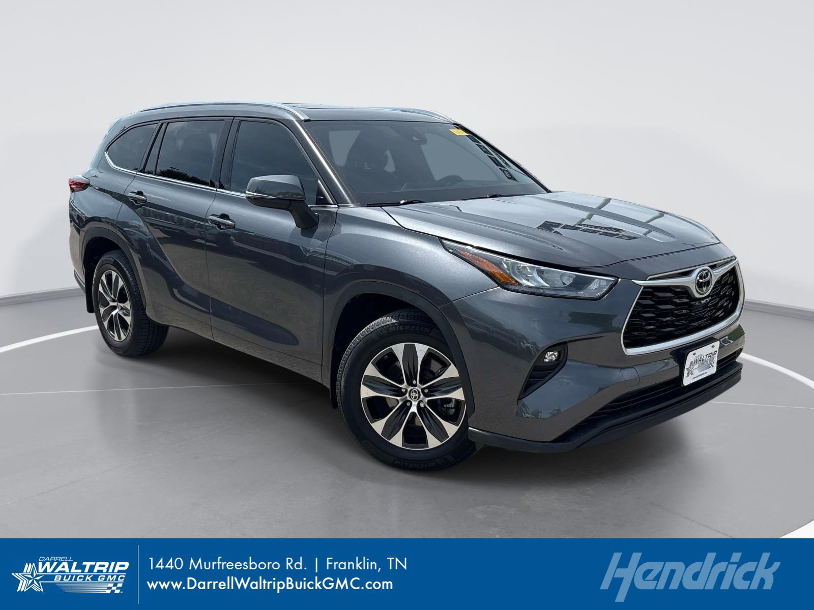 Used 2020 Toyota Highlander XLE AWD/4WD video 1