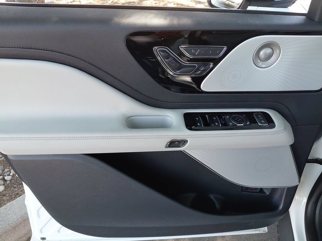 New 2026 Lincoln Aviator Reserve AWD/4WD image 35