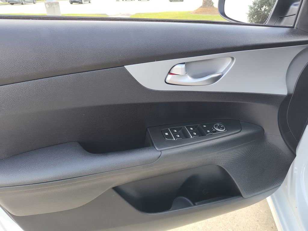 Used 2023 Kia Forte LXS image 18