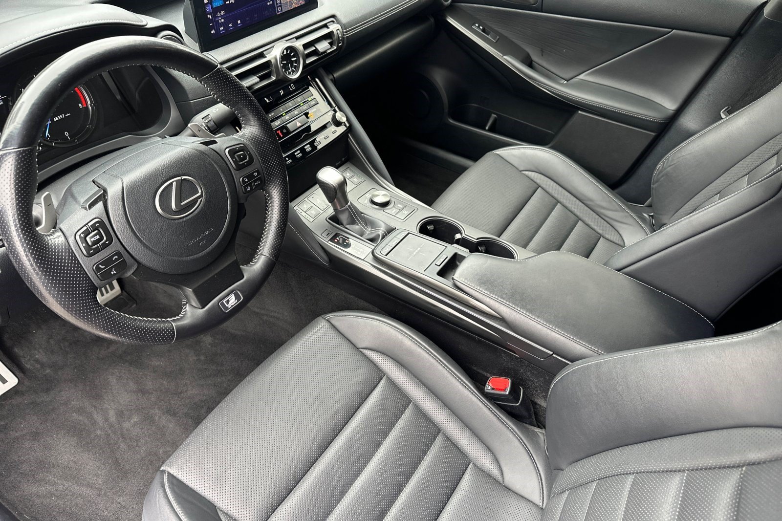Used 2022 Lexus IS 350 F Sport w/ Navigation Package RWD image 4