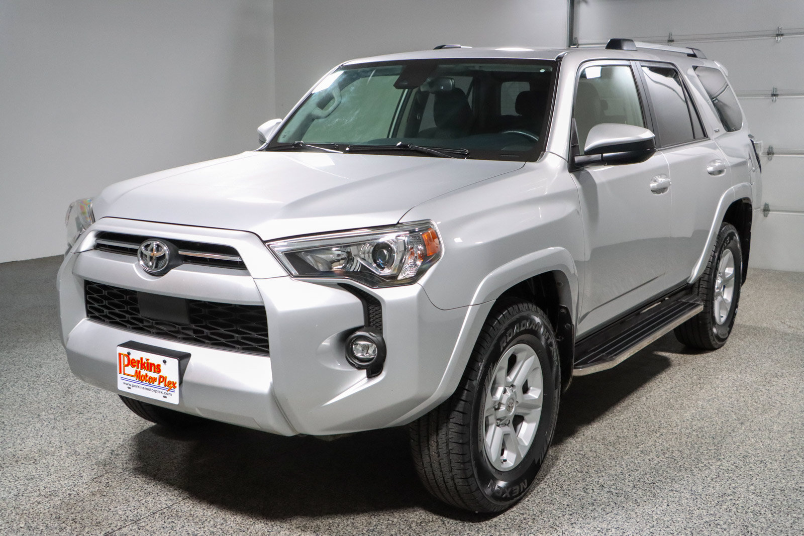 Used 2021 Toyota 4Runner SR5 AWD/4WD image 33
