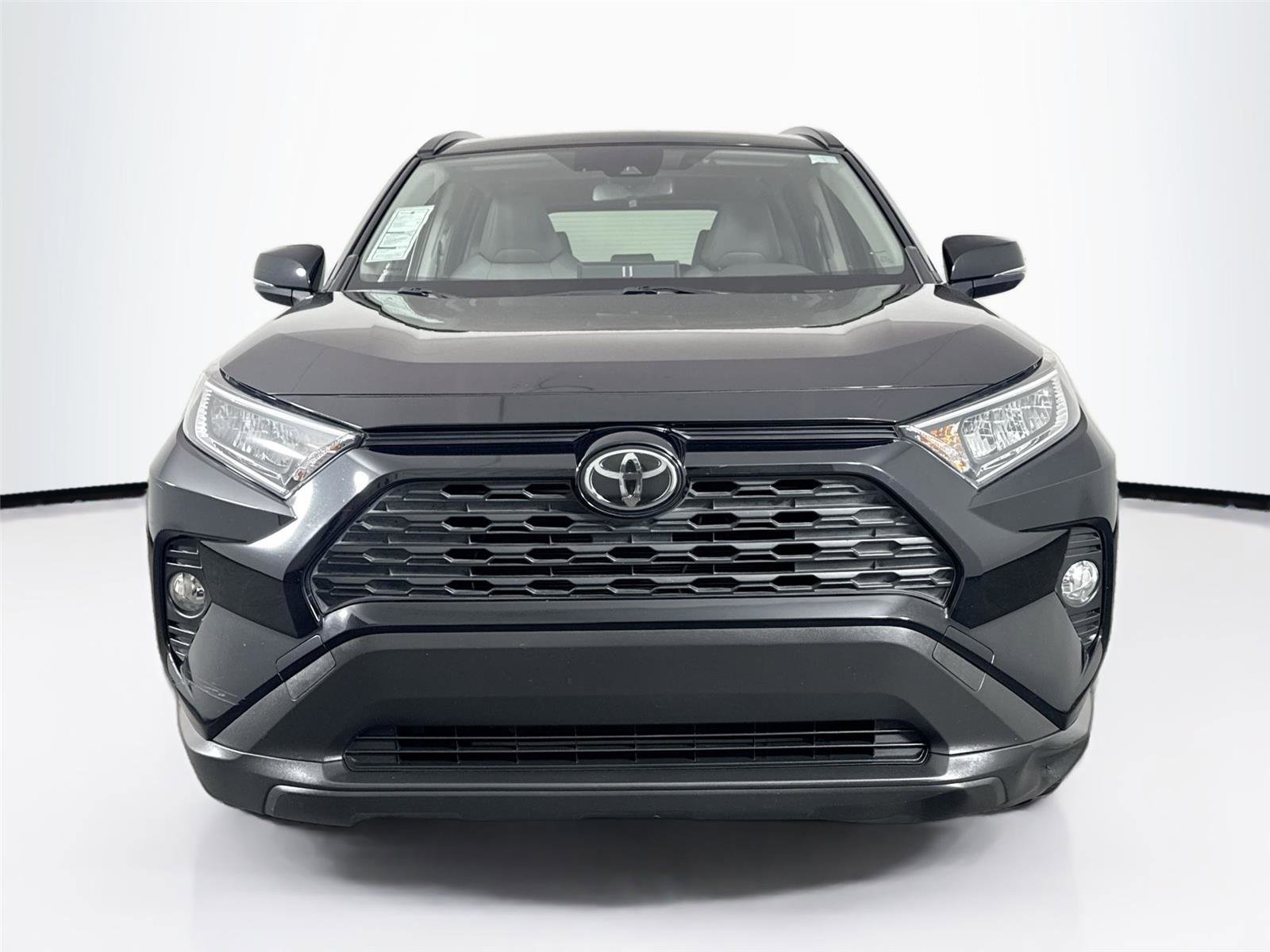 Used 2020 Toyota RAV4 XLE Premium FWD image 8
