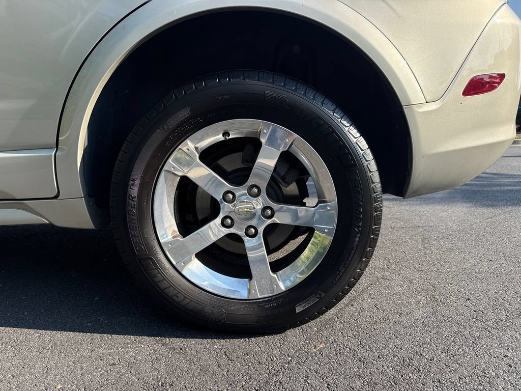 Used 2014 Chevrolet Captiva Sport LT FWD image 17