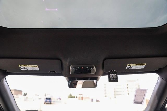 New 2025 Volvo EX90 Plus image 17