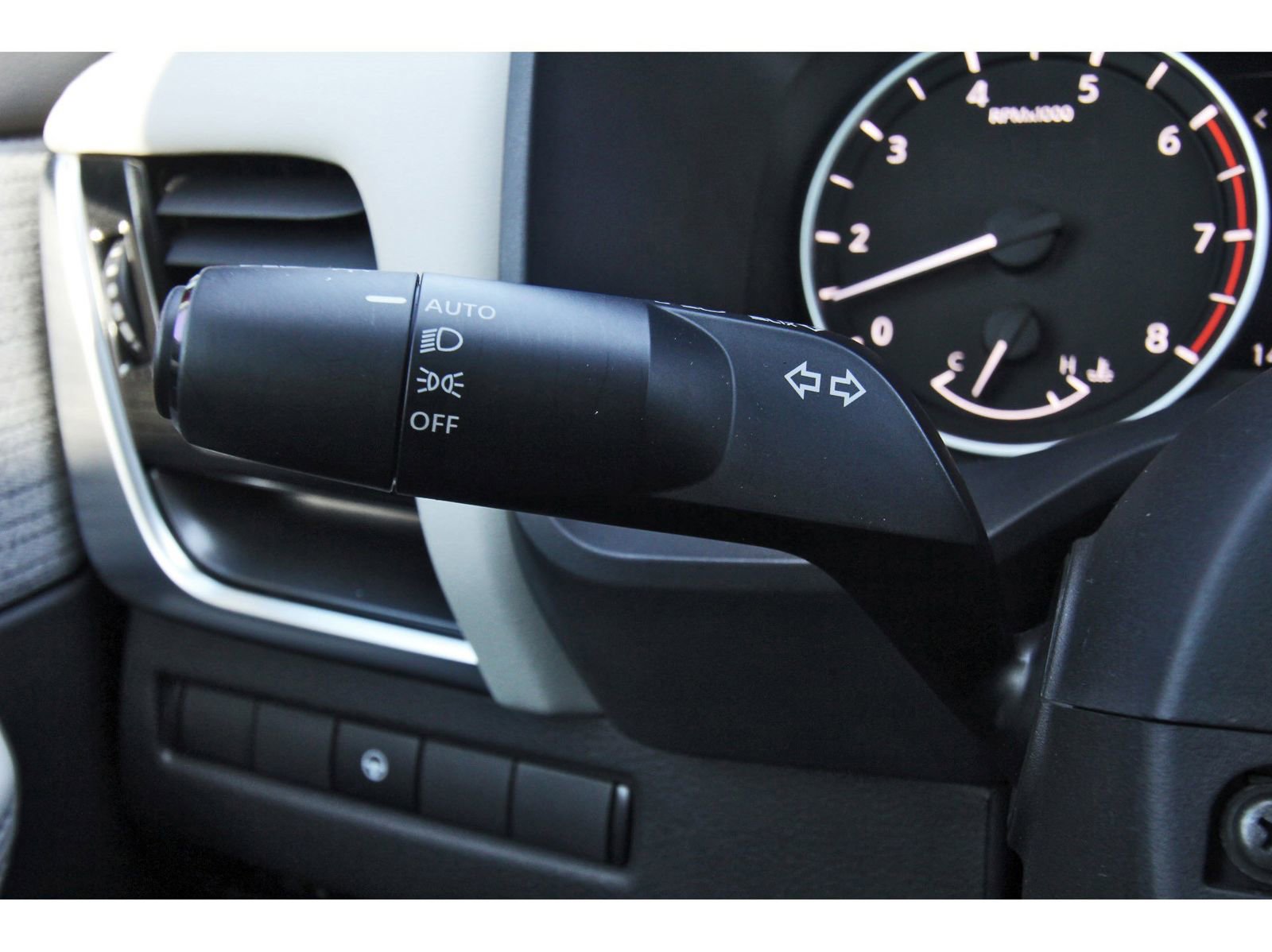 Used 2021 Nissan Rogue SV image 20