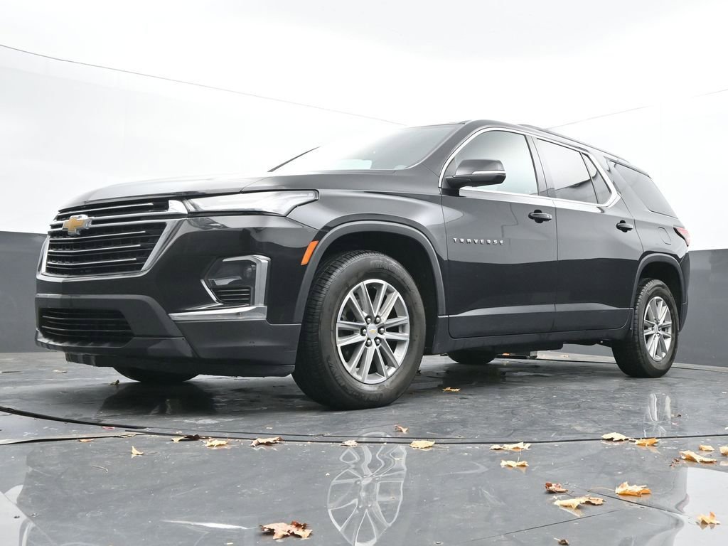 Used 2023 Chevrolet Traverse LT image 43