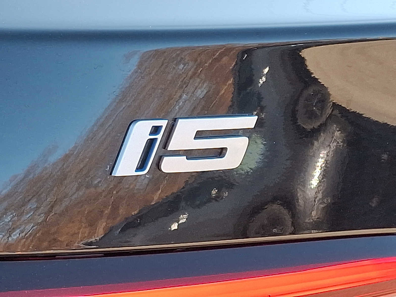 Used 2025 BMW i5 xDrive40 w/ Premium Package image 30