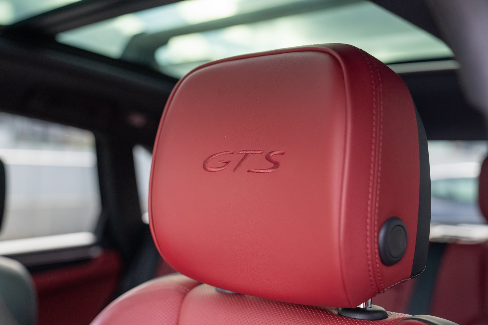 Used 2022 Porsche Macan GTS AWD/4WD image 13