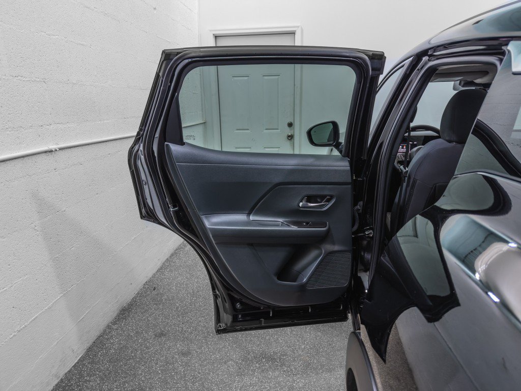 Used 2025 Nissan Kicks SV w/ SV Premium Package AWD/4WD image 16