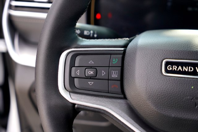 Used 2026 Jeep Grand Wagoneer Limited AWD/4WD image 12