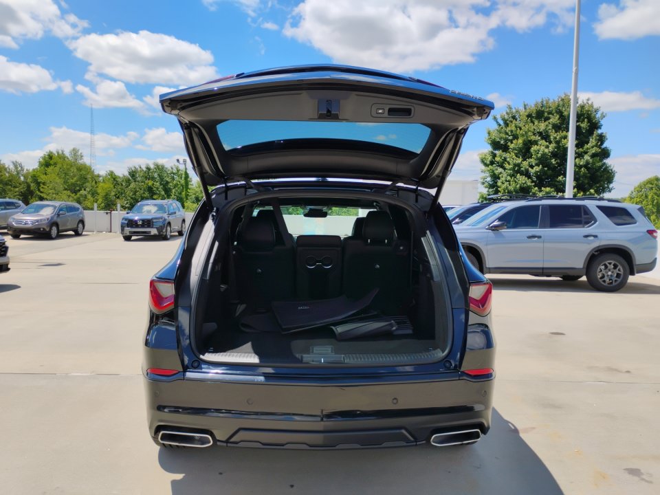 Used 2023 Acura MDX A-Spec AWD/4WD image 18