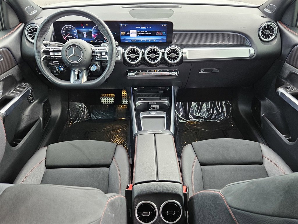 Used 2025 Mercedes-Benz GLB 35 AMG 4MATIC image 40