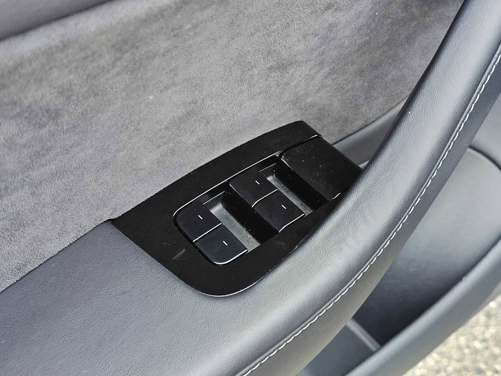 Used 2018 Tesla Model 3 Long Range image 23