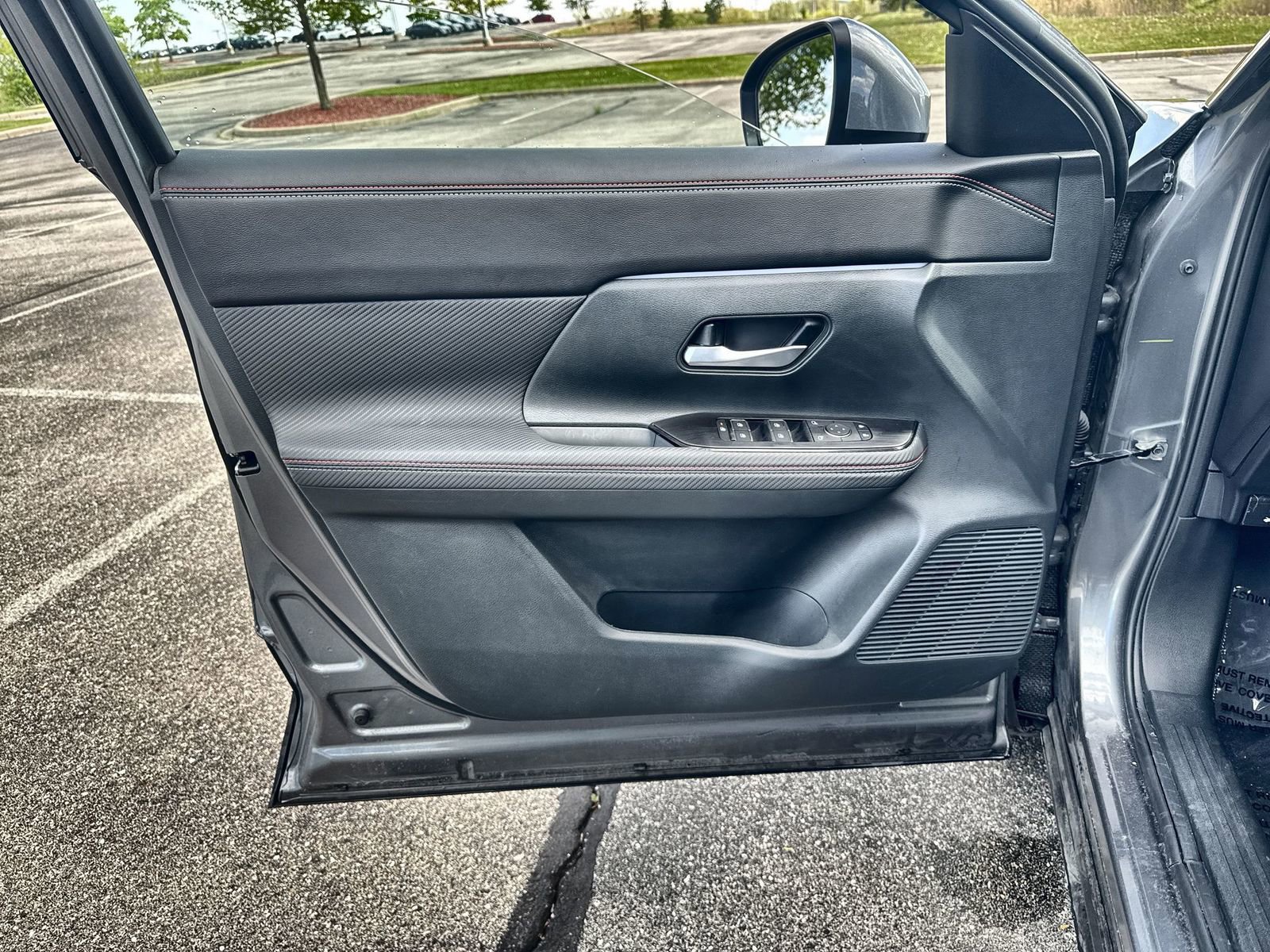 Certified 2025 Nissan Kicks SR AWD/4WD image 25