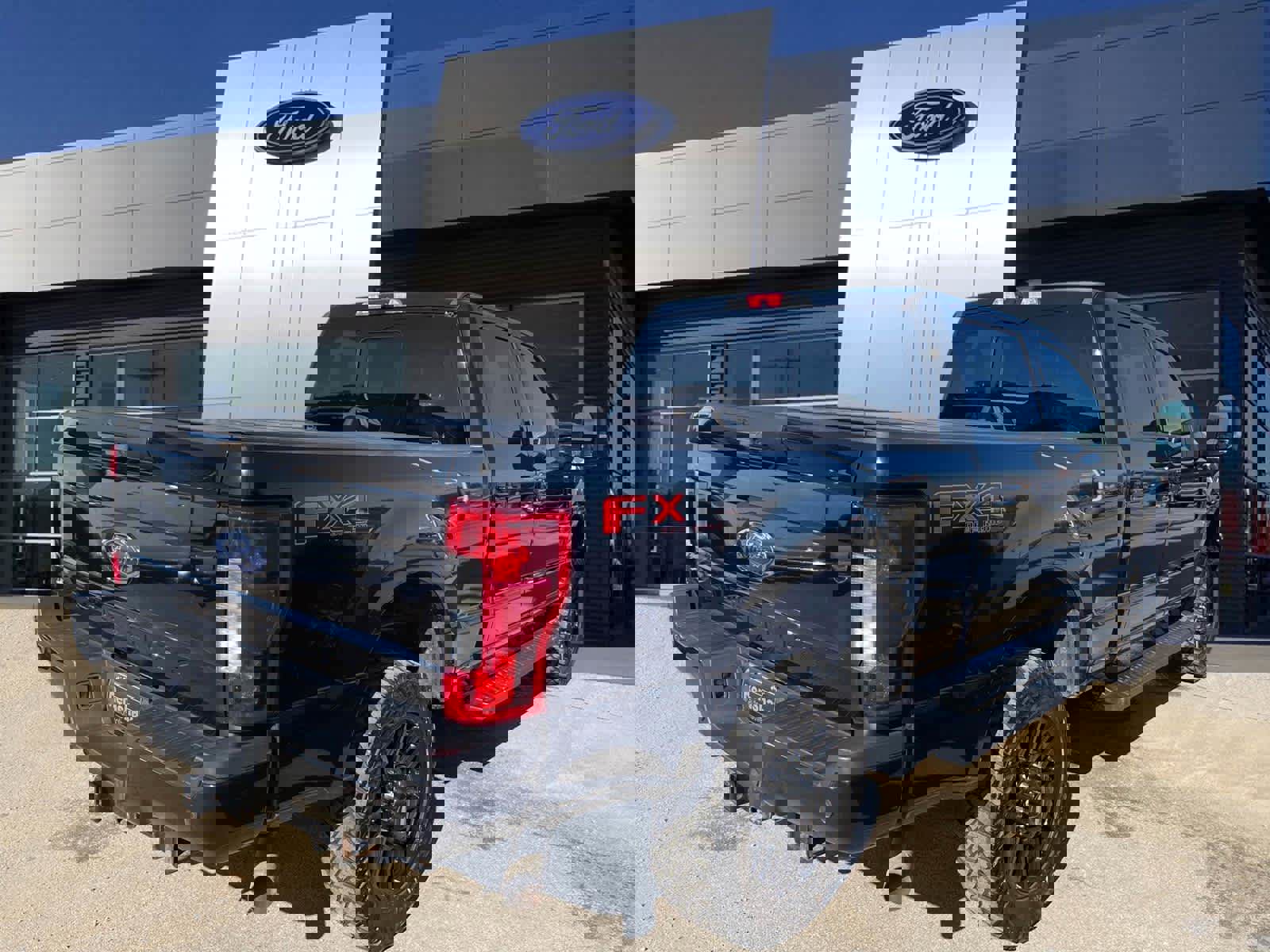 Used 2019 Ford F250 Lariat image 2