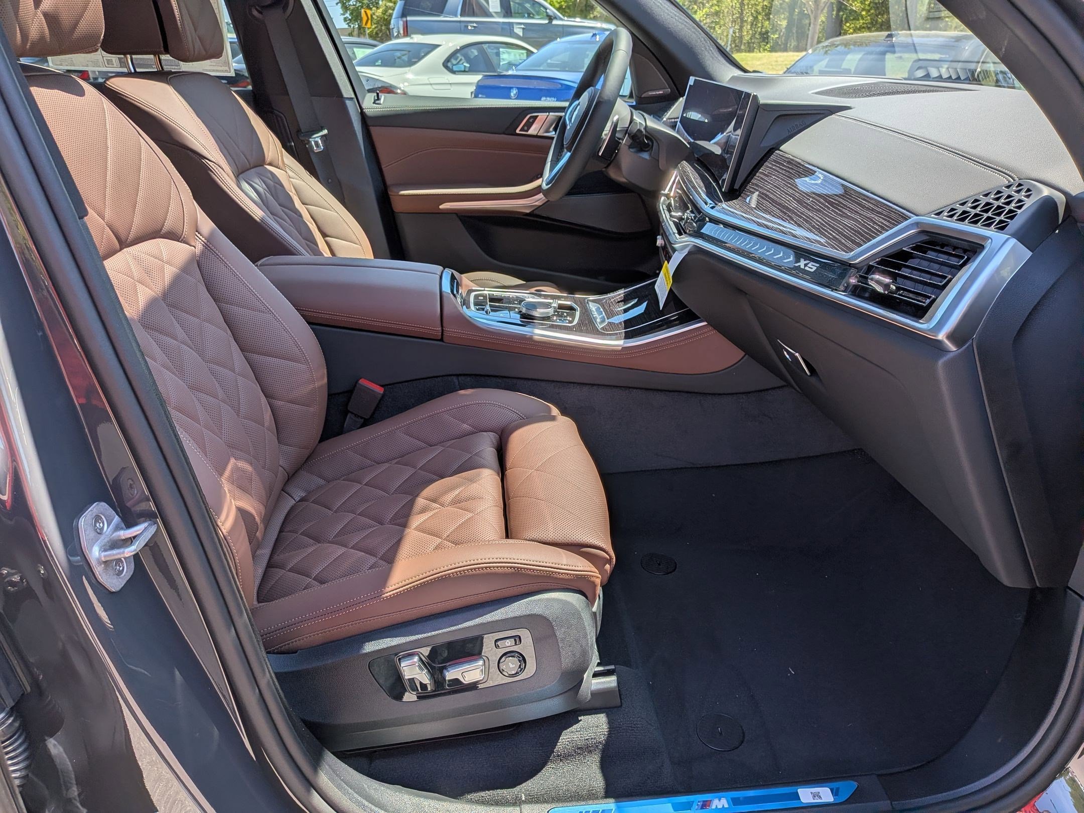 New 2026 BMW X5 xDrive50e w/ M Sport Package AWD/4WD image 37