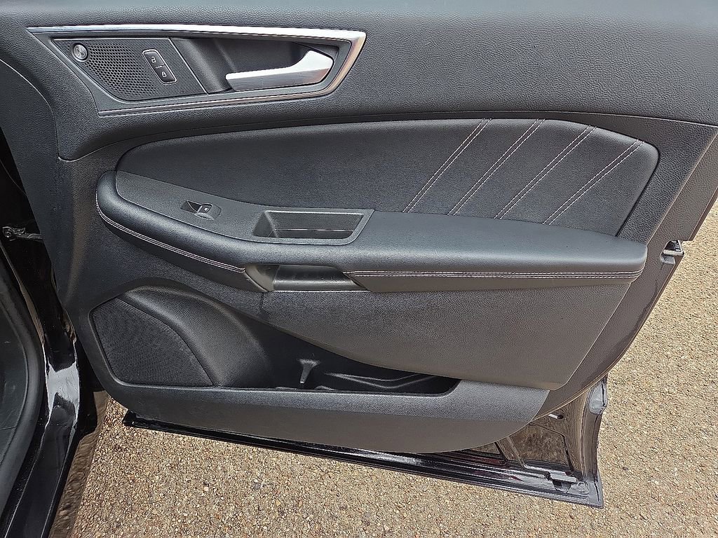 Used 2022 Ford Edge ST w/ Equipment Group 401A AWD/4WD image 14