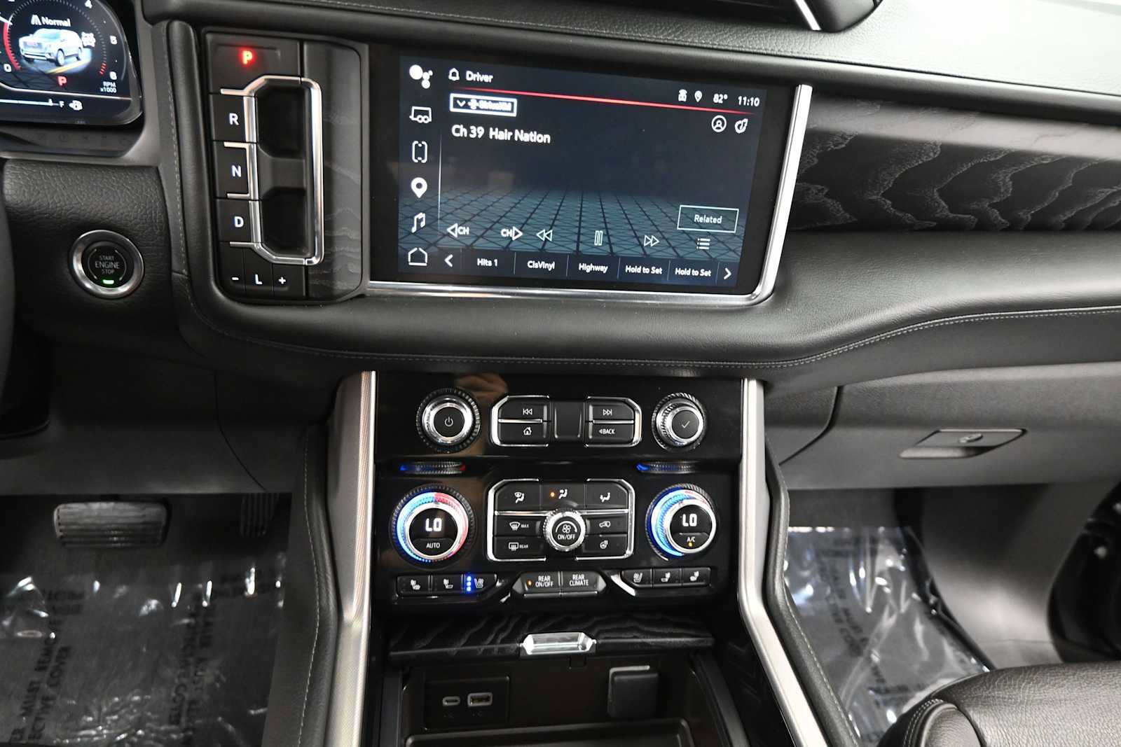 Used 2024 GMC Yukon XL Denali w/ Advanced Technology Package AWD/4WD image 21
