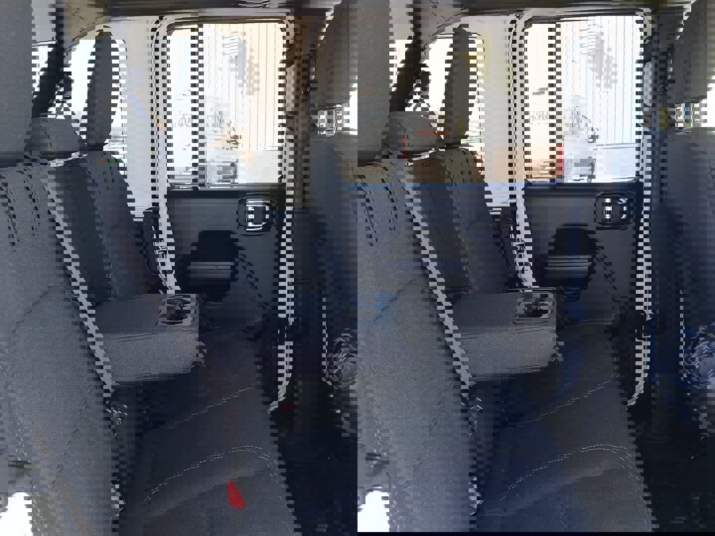 Used 2025 Jeep Wrangler Willys image 57