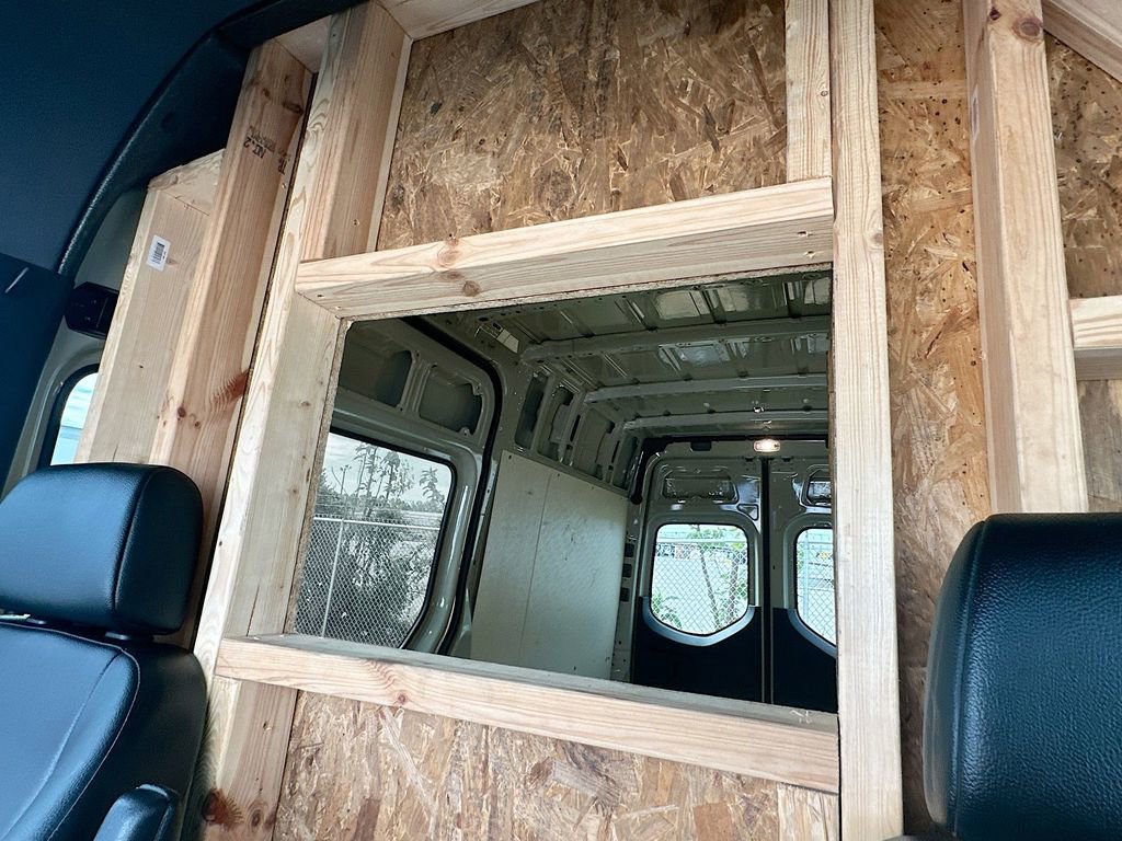 Used 2019 Freightliner Sprinter 144 image 21