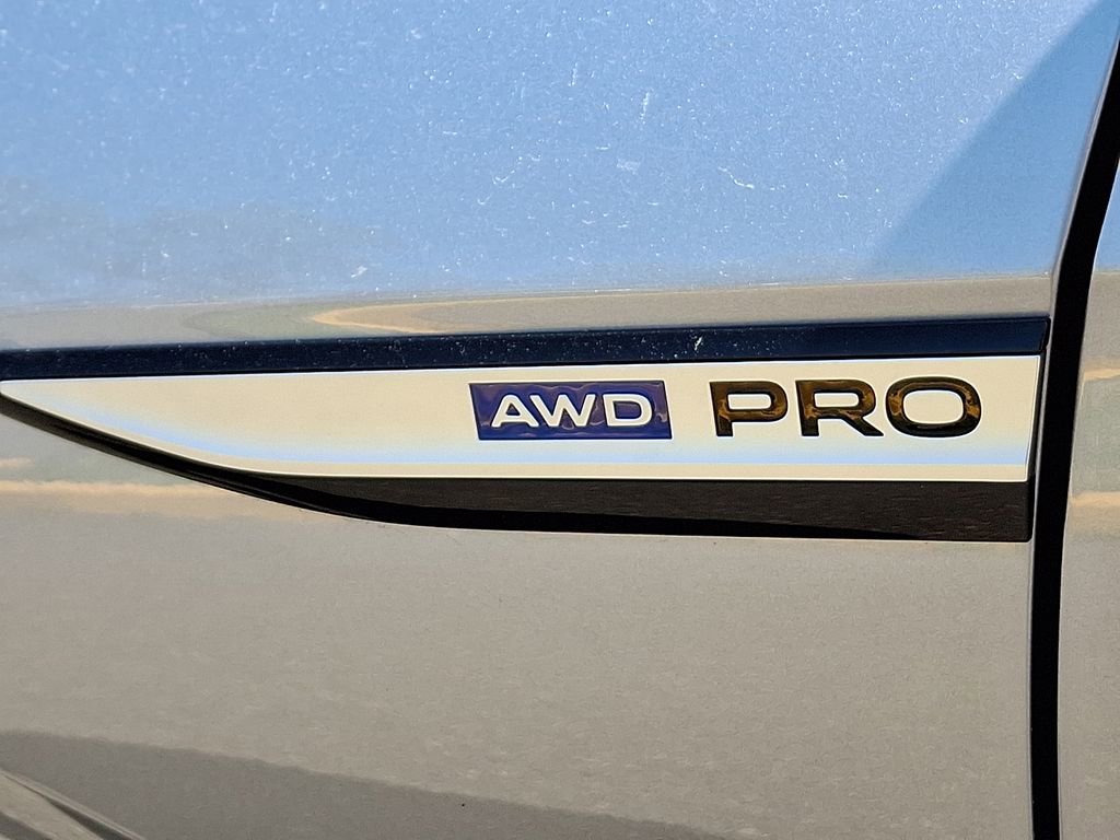 Certified 2025 Volkswagen ID.4 Pro AWD/4WD image 30