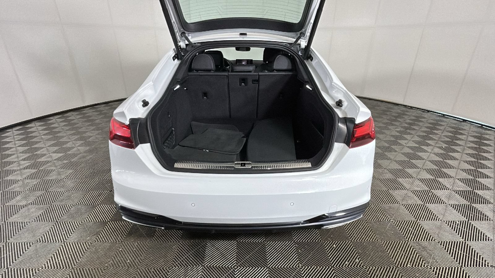 Used 2025 Audi A5 2.0T Premium Plus AWD/4WD image 30