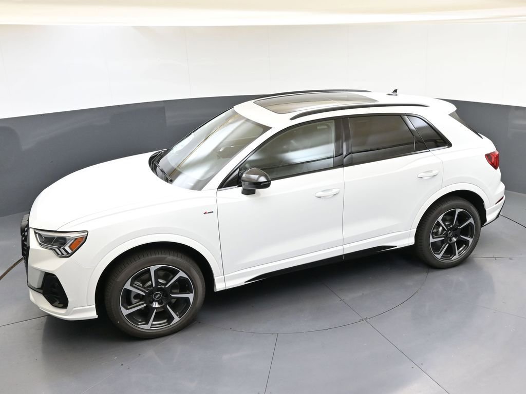 Used 2025 Audi Q3 2.0T Premium Plus w/ Premium Plus Package image 46