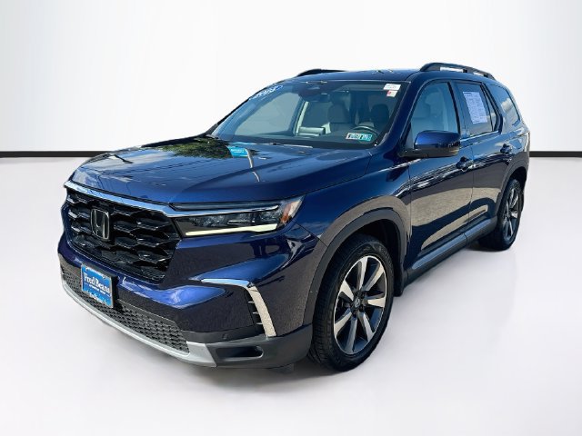 Certified 2025 Honda Pilot Touring image 3