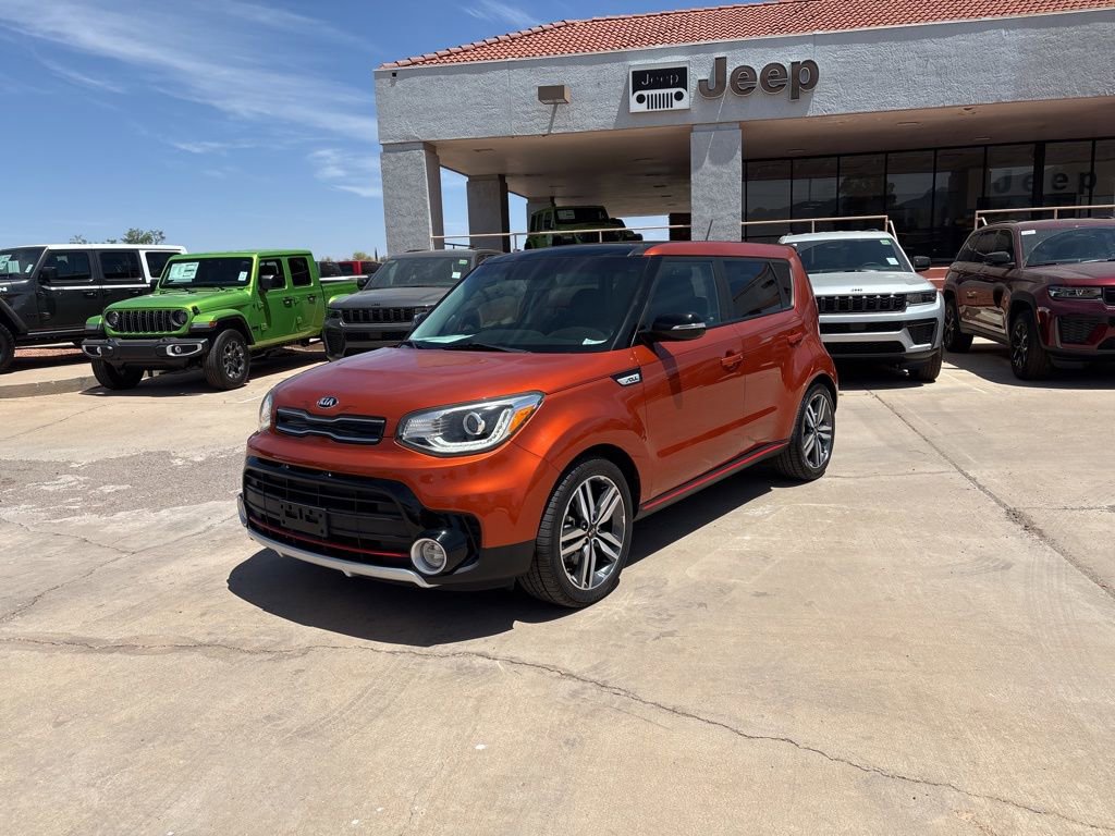 Used 2018 Kia Soul ! w/ Tech Package FWD image 2