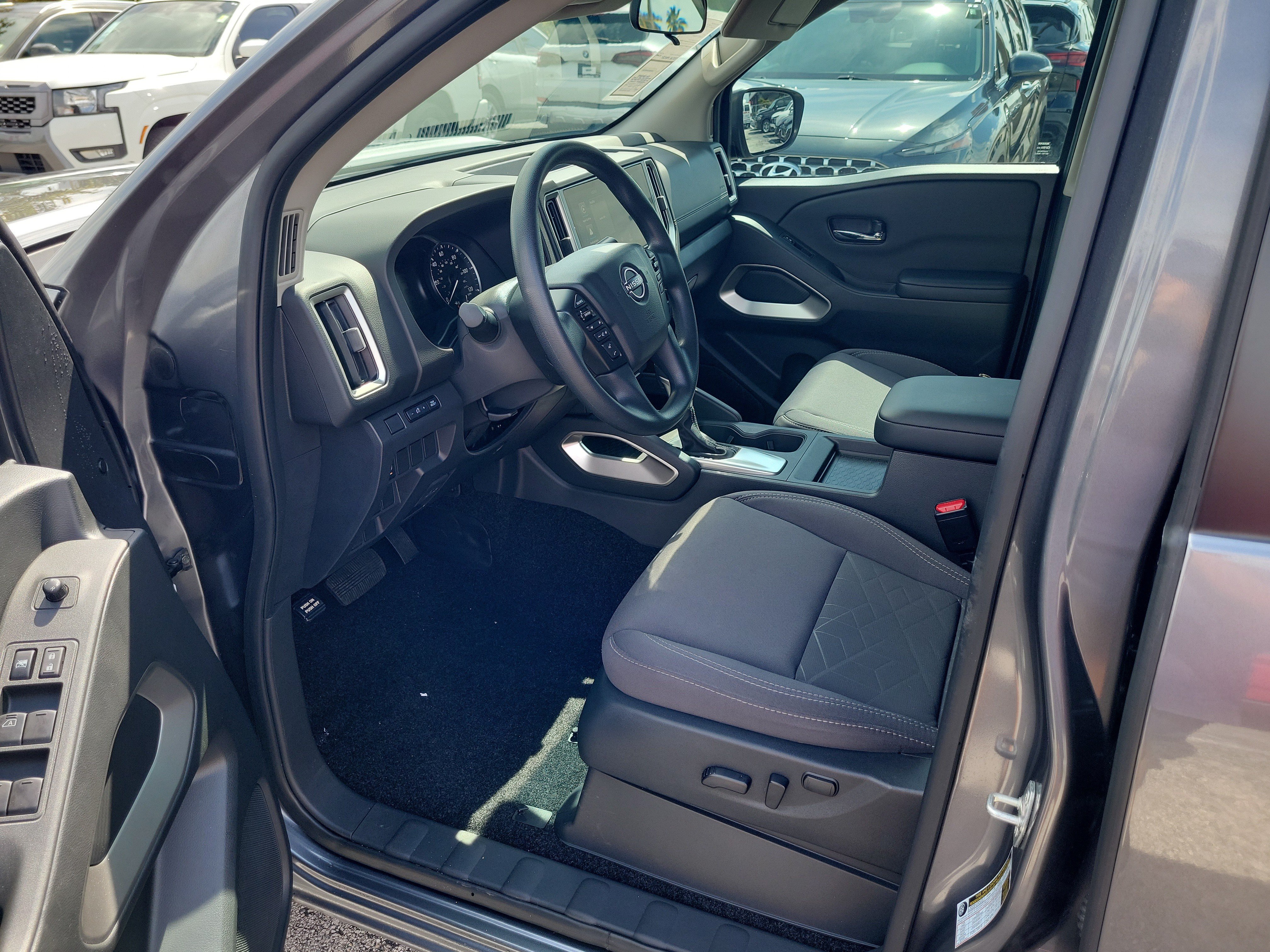 Certified 2025 Nissan Frontier SV RWD image 10