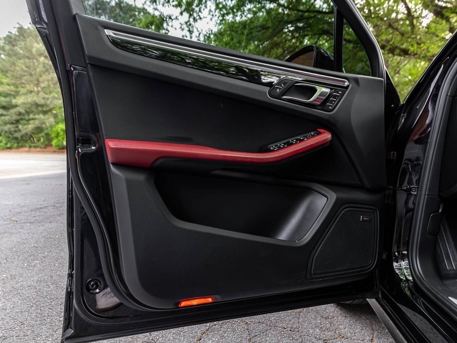 Used 2017 Porsche Macan GTS AWD/4WD image 31