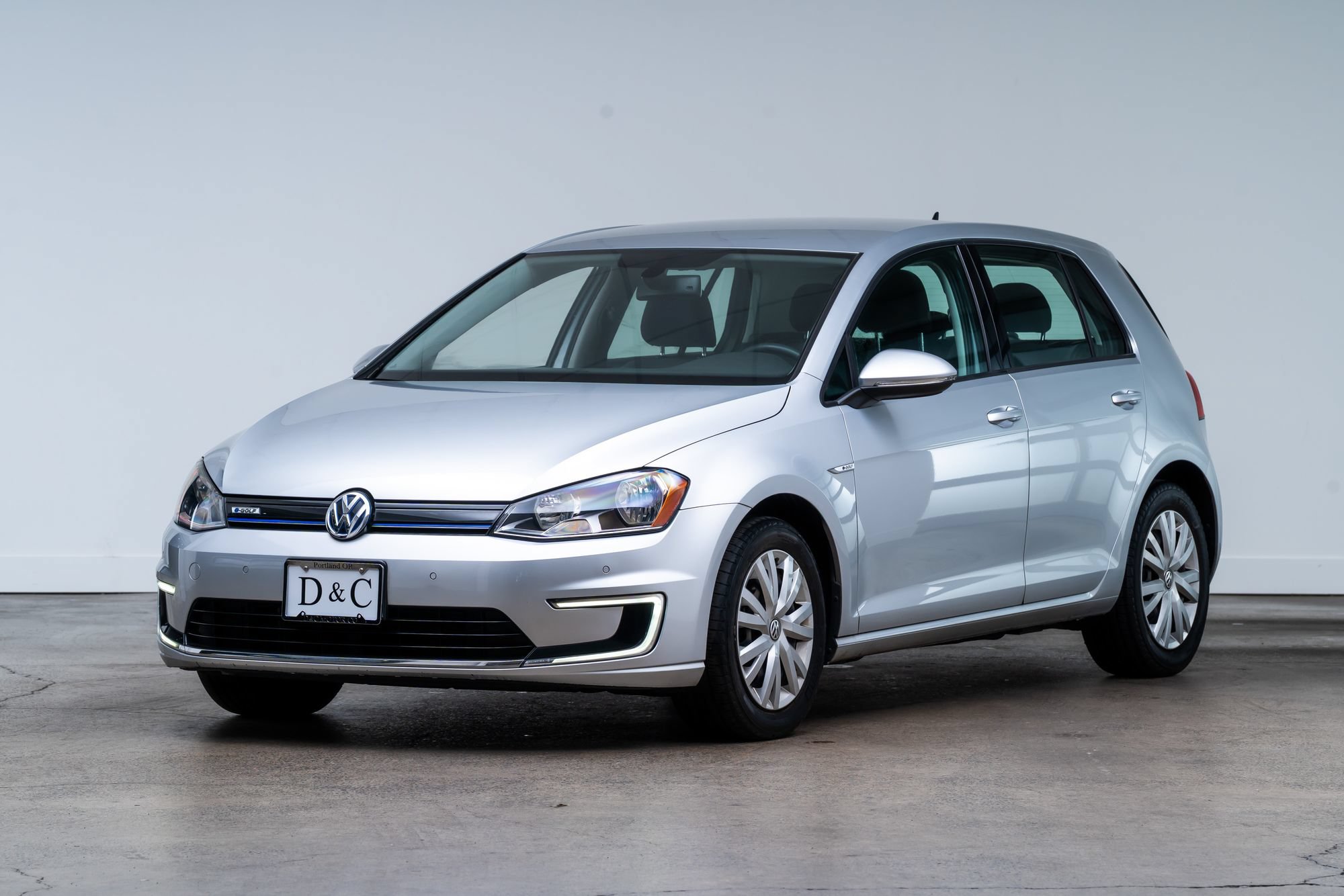 Used 2015 Volkswagen e-Golf Limited Edition FWD image 3