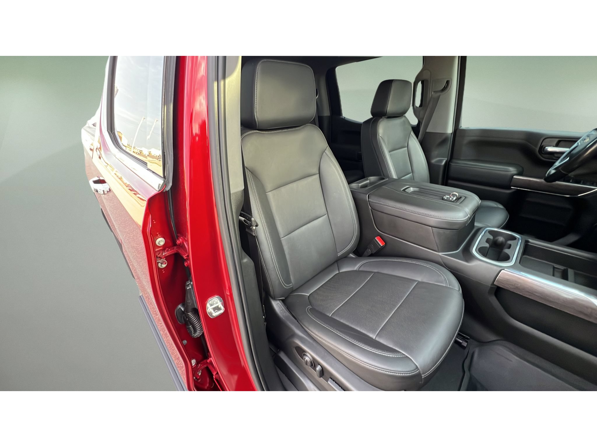 Certified 2021 Chevrolet Silverado 1500 LTZ AWD/4WD image 32
