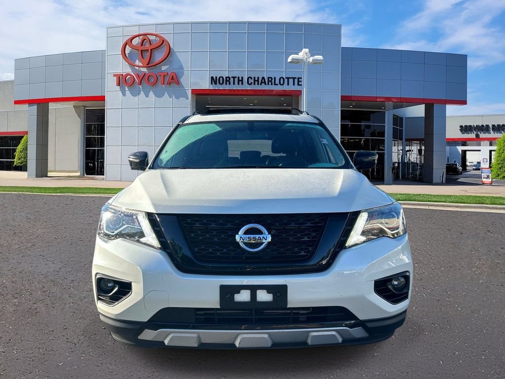 Used 2020 Nissan Pathfinder SL AWD/4WD image 2