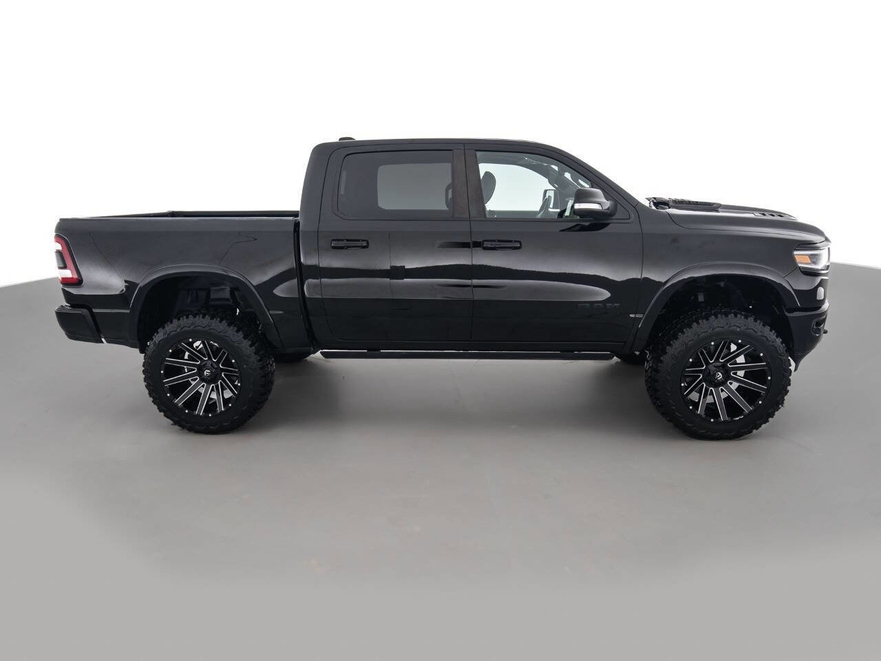 Used 2021 RAM 1500 Limited w/ Night Edition image 4