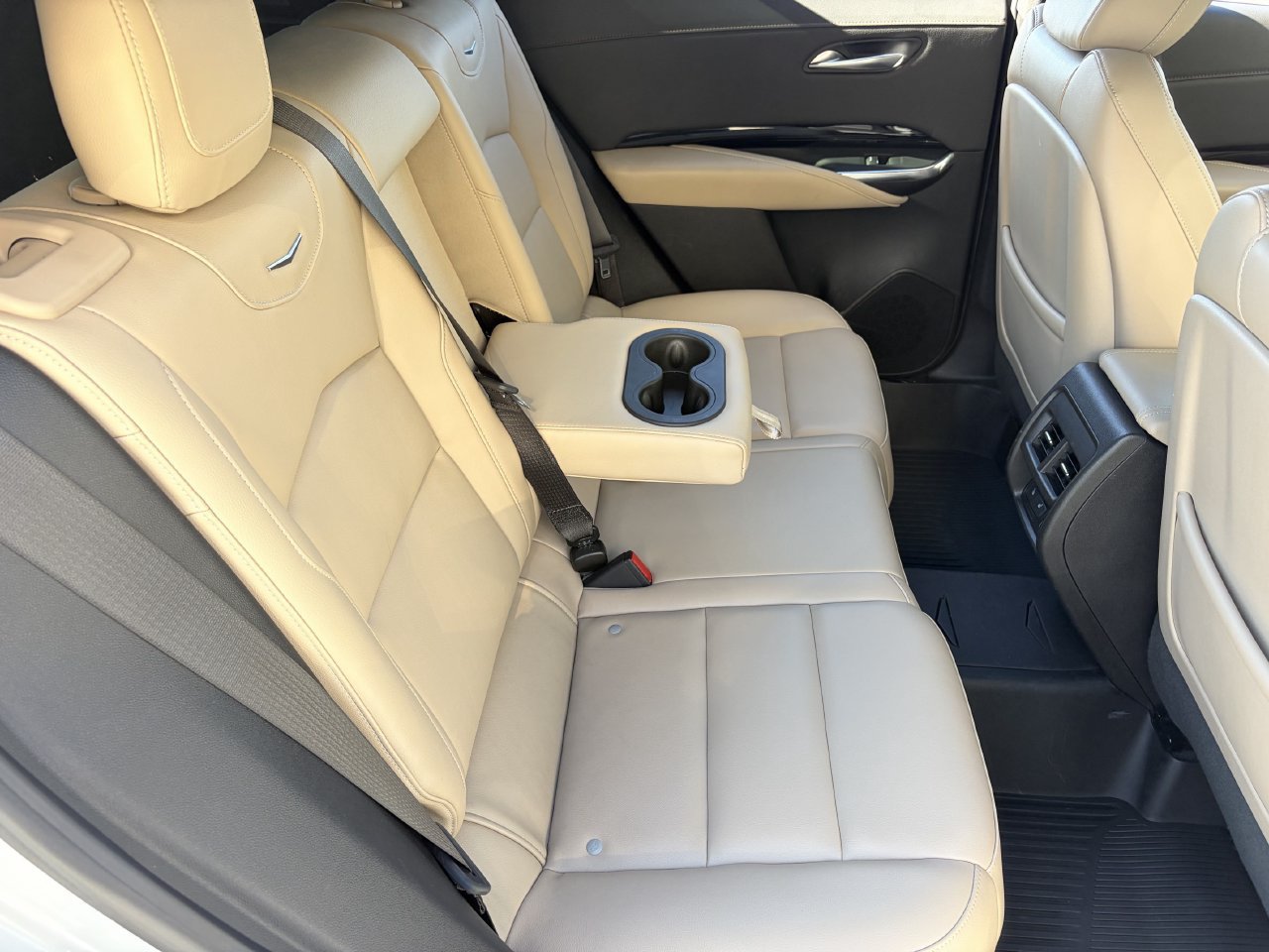 Certified 2024 Cadillac XT4 Luxury w/ Cold Weather Package FWD image 14