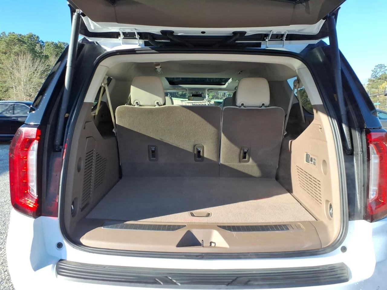 Used 2024 GMC Yukon XL Denali image 8