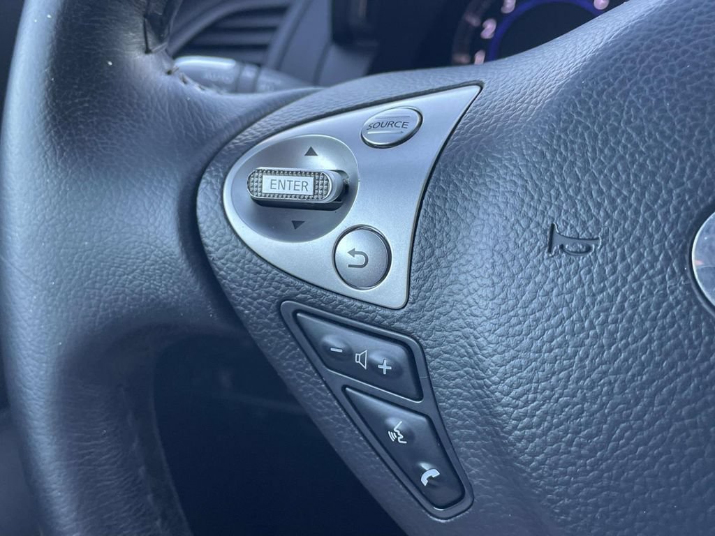 Used 2017 INFINITI QX70 AWD w/ Premium Package image 25