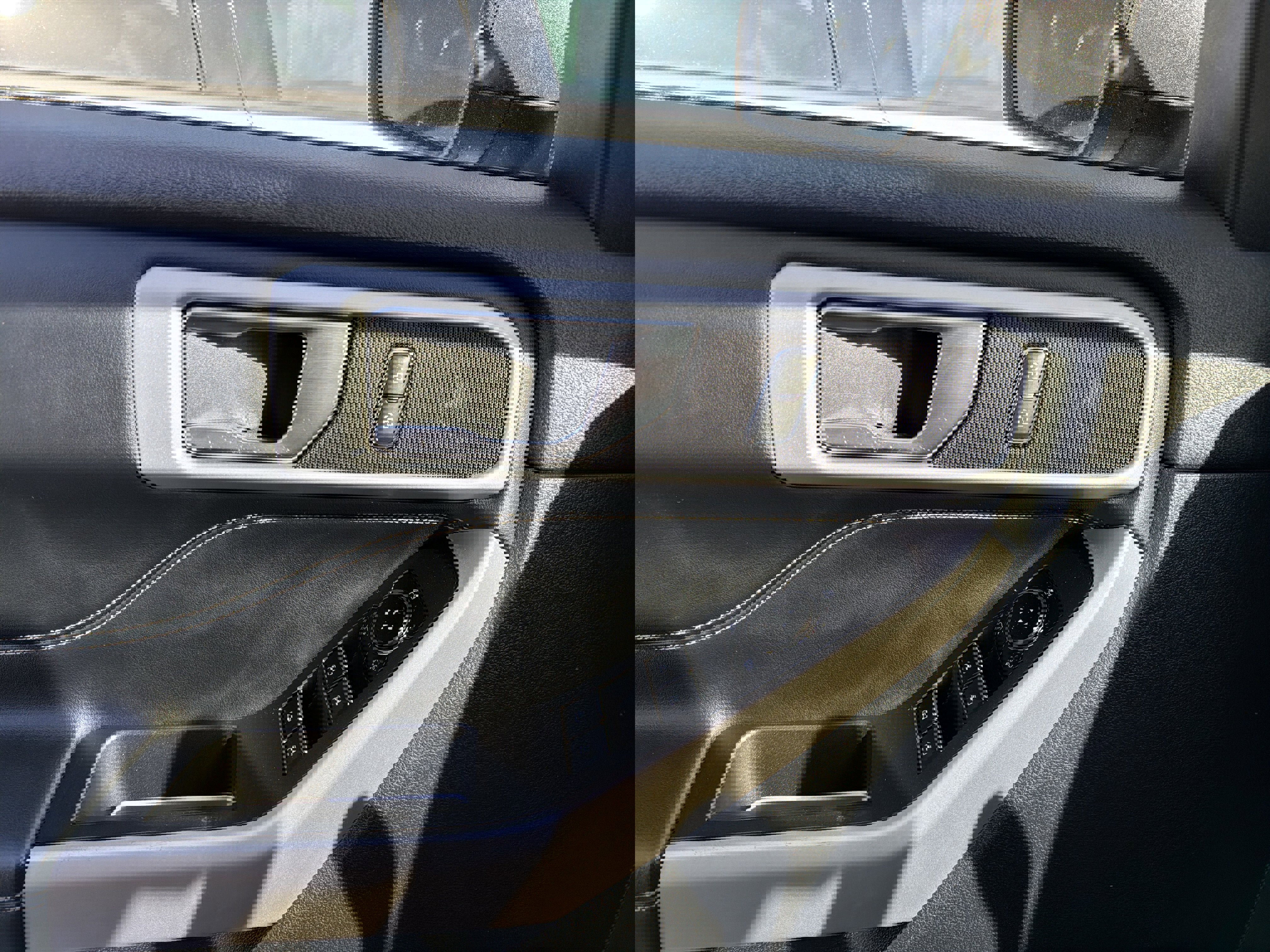 Used 2022 Ford Explorer XLT w/ Equipment Group 202A image 14