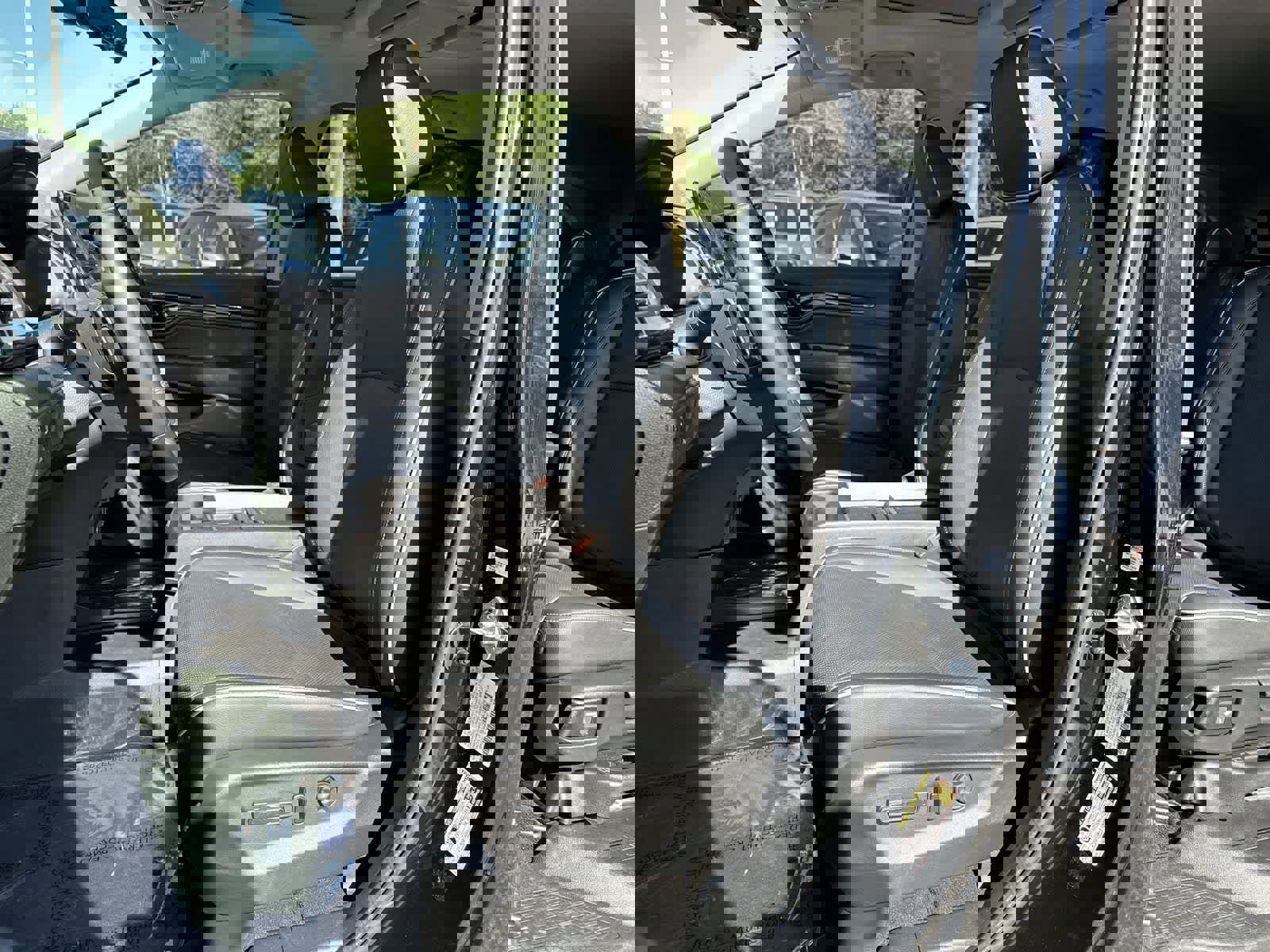 Used 2024 Honda Odyssey Elite image 11